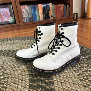 Dr. Martens 1460 Smooth Leather Boots (W7)